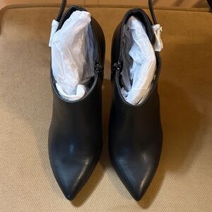 New BCBG Elegant Black Ankle Boots